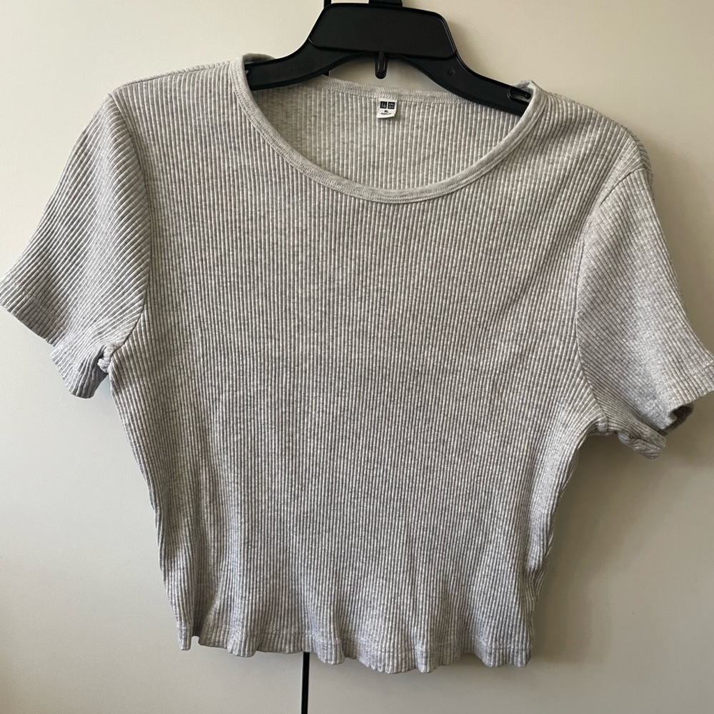 Uniqlo Ribbed Cropped Top